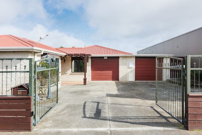 Photo of property in 10 Botanical Road, Takaro, Palmerston North, 4412