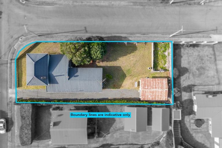 Photo of property in 98 Field Way, Waikanae Beach, Waikanae, 5036