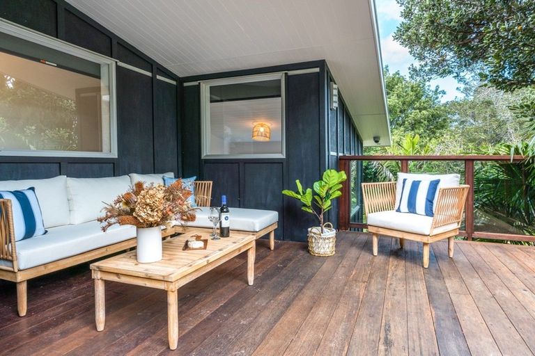 Photo of property in 17 Glen Brook Road, Omiha, Waiheke Island, 1081