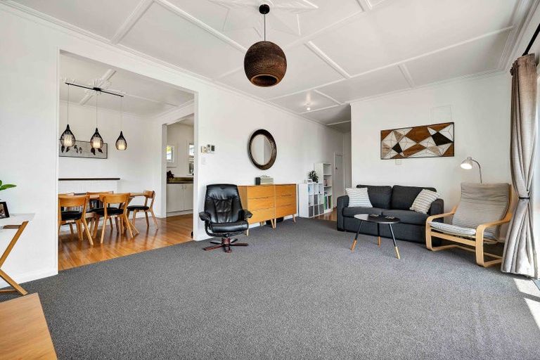 Photo of property in 29 Queens Road, Glen Avon, New Plymouth, 4312