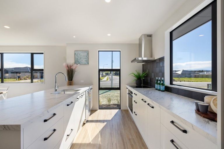 Photo of property in 38 Hilton Drive, Amberley, 7410