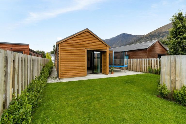 Photo of property in 23 Lauder Street, Lake Hayes, Queenstown, 9304