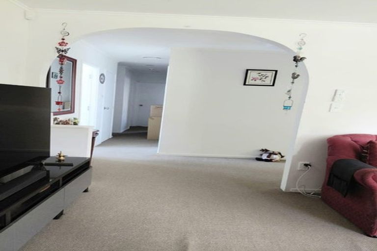 Photo of property in 27 Chislehurst Street, Henderson, Auckland, 0612