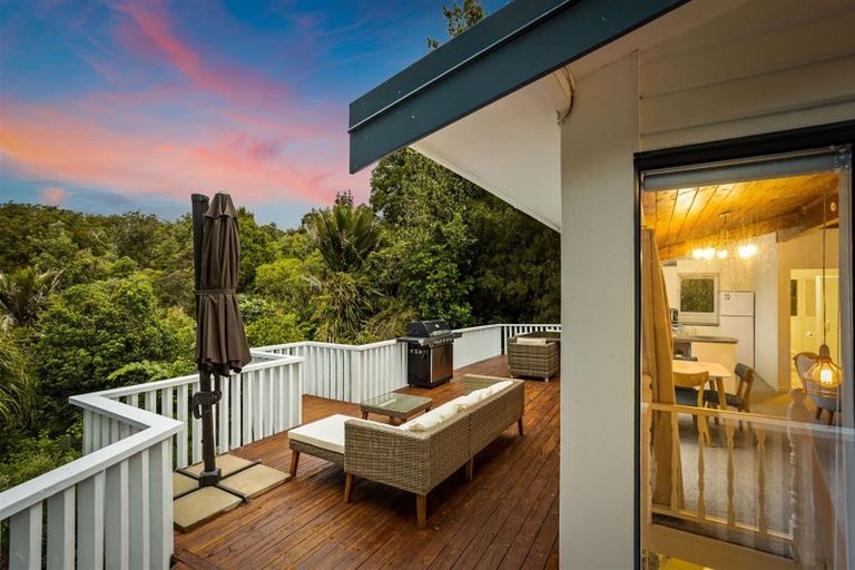 Photo of property in 705 Scenic Drive, Henderson Valley, Auckland, 0612