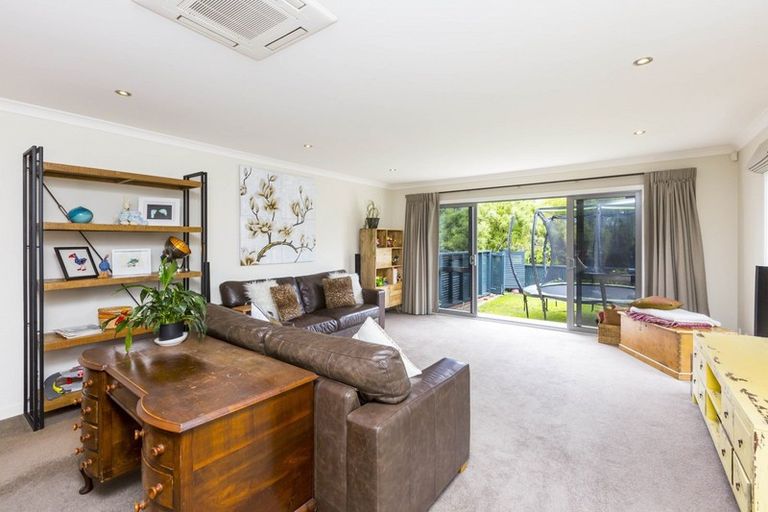 Photo of property in 21 Pempsey Street, Silverstream, Upper Hutt, 5019