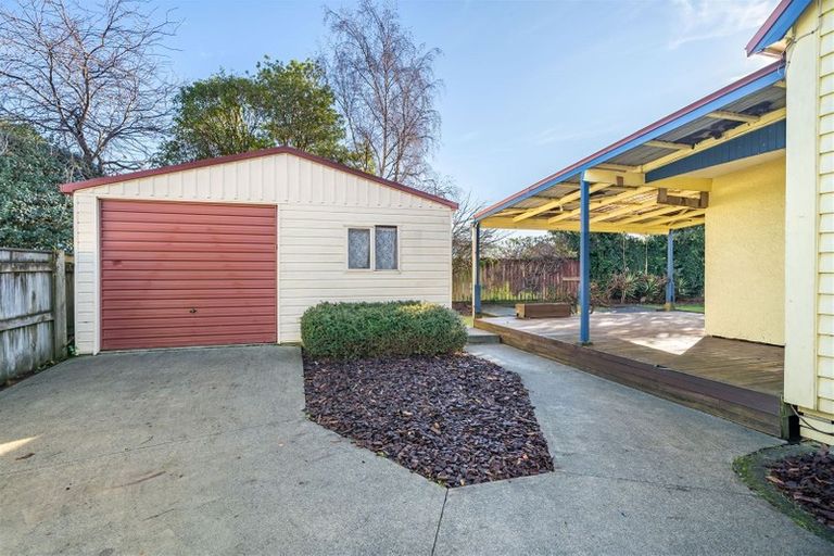Photo of property in 5 Mangaroa Hill Road, Clouston Park, Upper Hutt, 5018