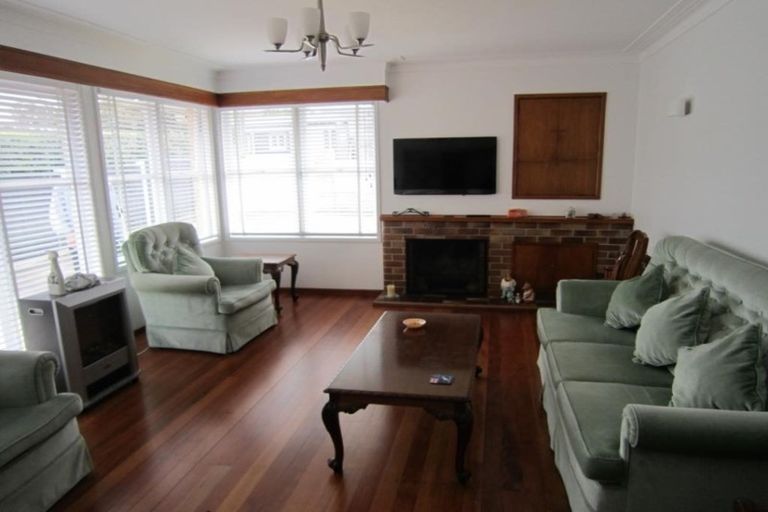 Photo of property in 7 Coronation Street, Belmont, Auckland, 0622