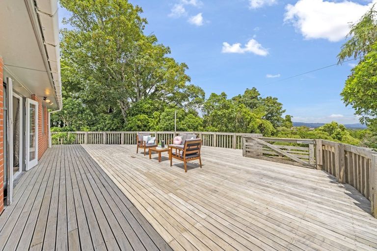 Photo of property in 10 Vista Crescent, Maoribank, Upper Hutt, 5018