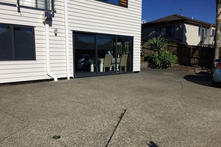 Photo of property in 18a Jan Higgins Place, Golflands, Auckland, 2013