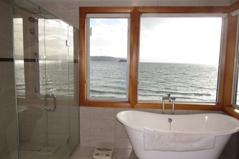 Photo of property in 7 Maire Street, Eastbourne, Lower Hutt, 5013