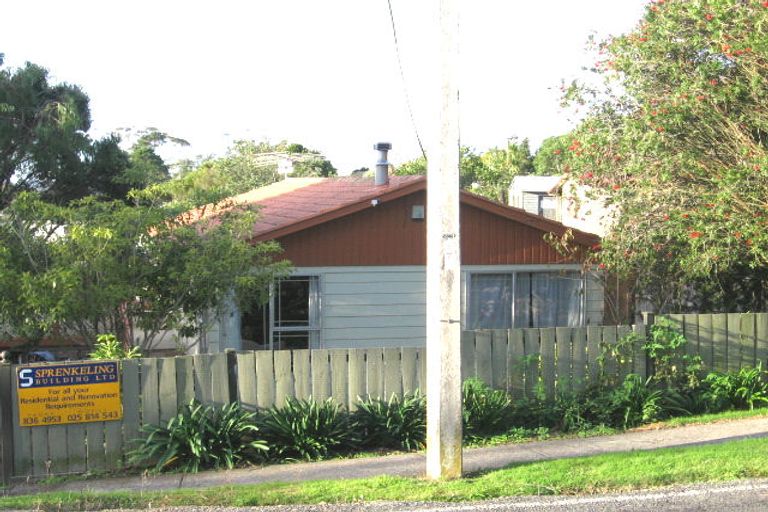 Photo of property in 28 Parrs Cross Road, Henderson, Auckland, 0612