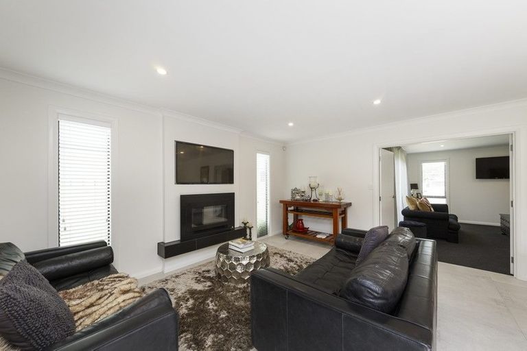 Photo of property in 5 Freedom Drive, Kelvin Grove, Palmerston North, 4414