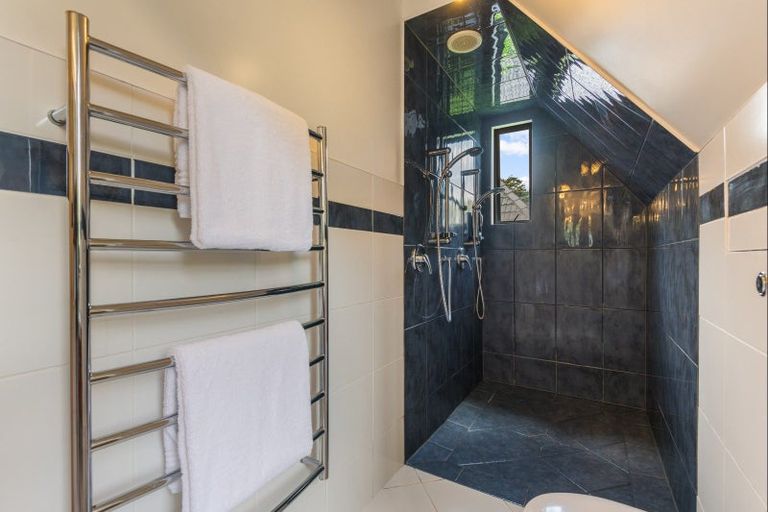 Photo of property in 60 Summerhill Drive, Fitzherbert, Palmerston North, 4410