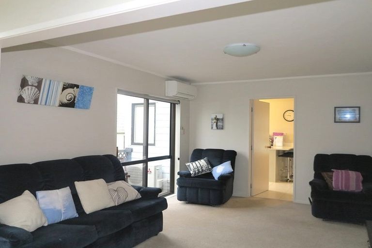 Photo of property in 1/7 Lynngate Place, Hillcrest, Auckland, 0627