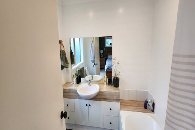 Photo of property in 18a Russell Drive, Oakura, 4314