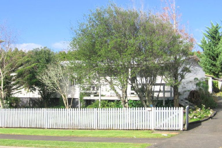 Photo of property in 5 Taranui Place, Henderson, Auckland, 0612