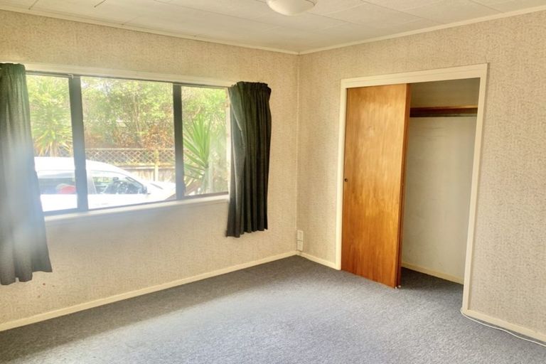 Photo of property in 62a Flanshaw Road, Te Atatu South, Auckland, 0610