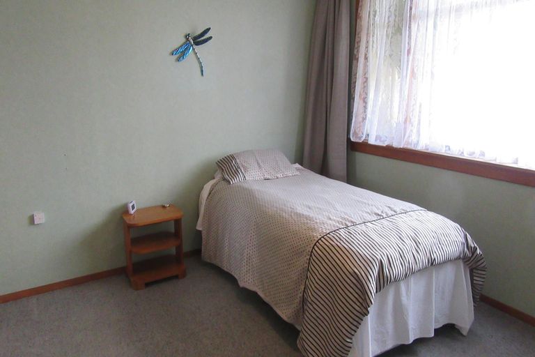 Photo of property in 28 Leonard Street, Waimate, 7924