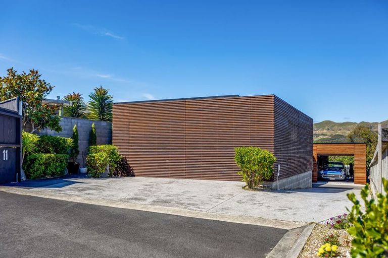 Photo of property in 11 Sumner Terrace, Aotea, Porirua, 5024