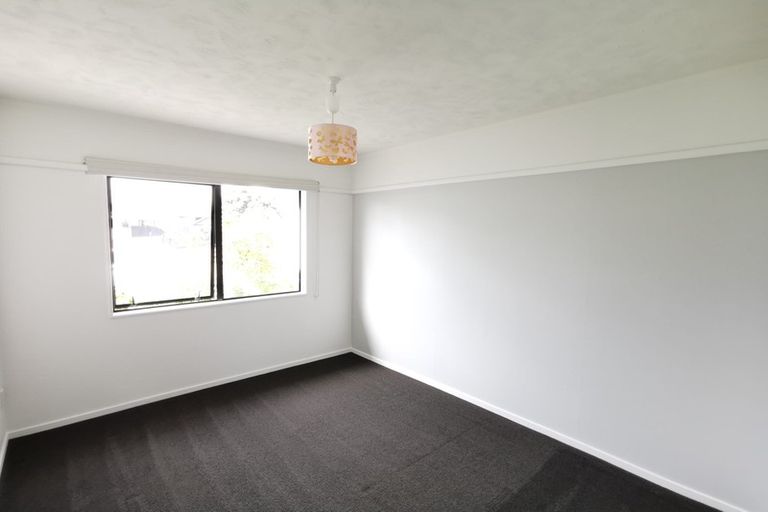 Photo of property in 87 Hillcrest Drive, Kelvin Grove, Palmerston North, 4414