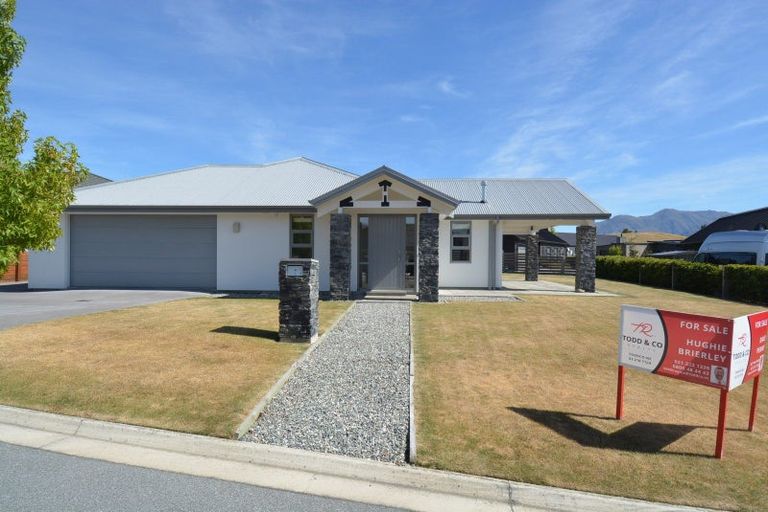 Photo of property in 4 Avalanche Place, Wanaka, 9305