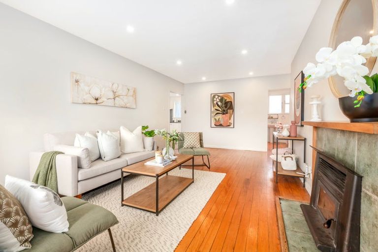 Photo of property in 5 Mitchell Grove, Ranui, Porirua, 5024