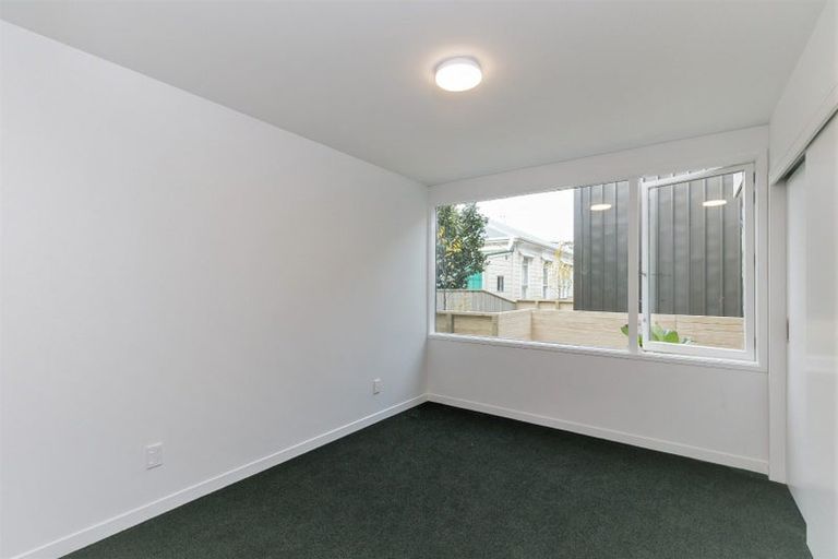 Photo of property in 7/74 Derwent Street, Island Bay, Wellington, 6023