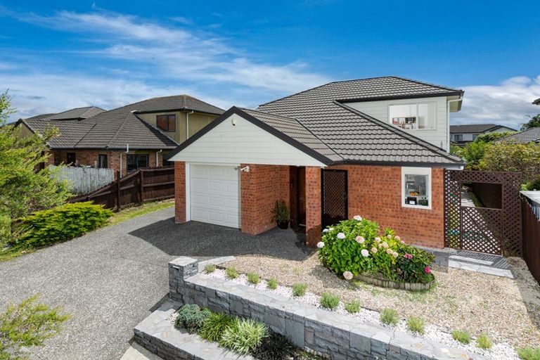Photo of property in 8 Lucienne Drive, Ranui, Auckland, 0612