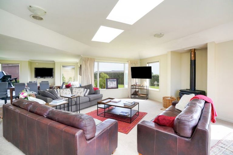 Photo of property in 3 Court Of Ascot, Seaward Bush, Invercargill, 9812