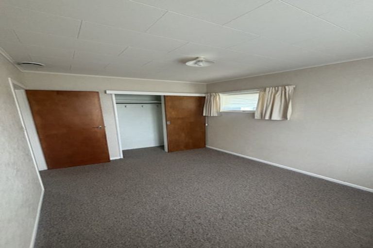 Photo of property in 5 Whirinaki Crescent, Heretaunga, Upper Hutt, 5018