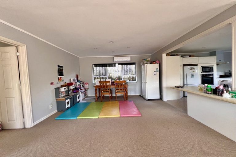 Photo of property in 7 Anure Place, Highland Park, Auckland, 2010