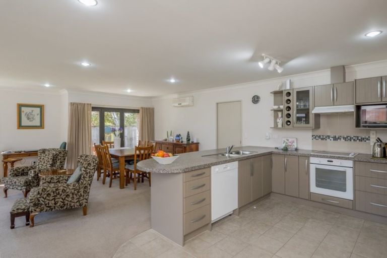 Photo of property in 112a Weraroa Road, Levin, 5510