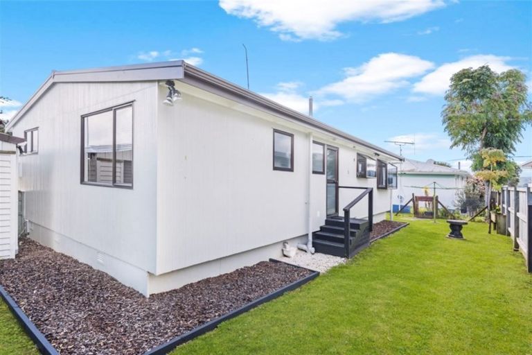 Photo of property in 1a Ross Street, Onerahi, Whangarei, 0110