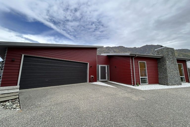 Photo of property in 3 Morning Star Terrace, Arthurs Point, Queenstown, 9371