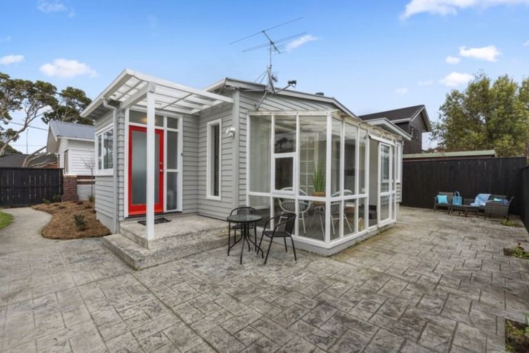 Photo of property in 1a Miro Street, Woburn, Lower Hutt, 5010