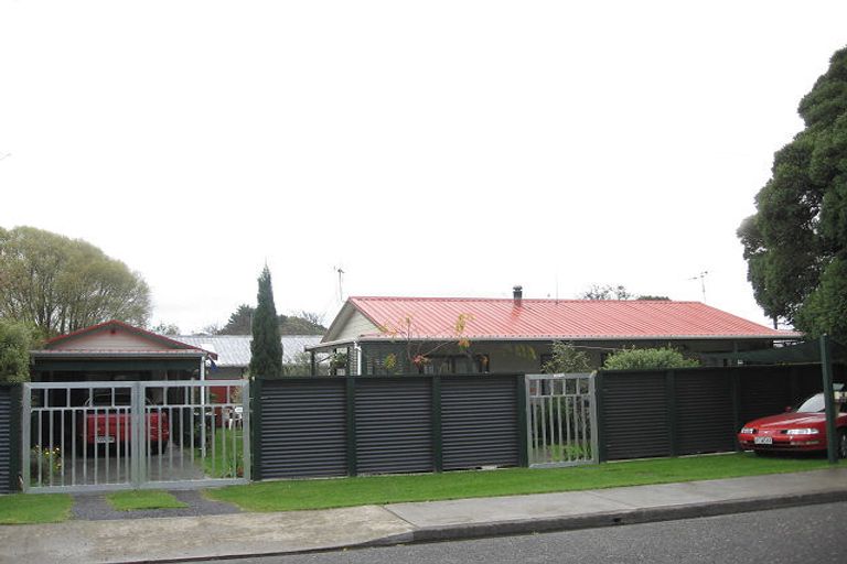 Photo of property in 2 Wedgewood Grove, Raumati Beach, Paraparaumu, 5032