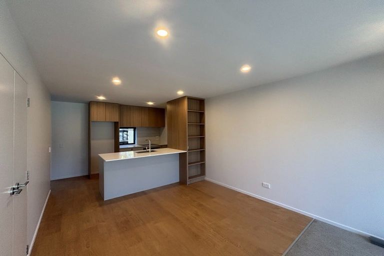 Photo of property in 2/86 Holly Road, St Albans, Christchurch, 8014