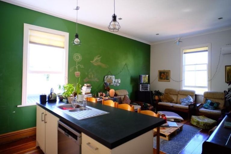 Photo of property in 17 Douglas Street, Mount Cook, Wellington, 6021