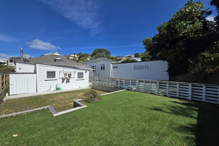 Photo of property in 32 Todman Street, Brooklyn, Wellington, 6021