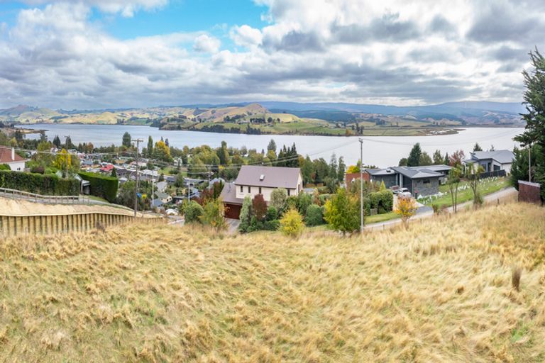 Photo of property in 10 Gull Street, Waihola, Milton, 9073