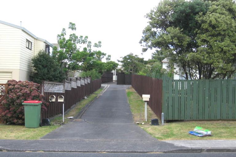 Photo of property in 1/13 Hale Crescent, Bayview, Auckland, 0629