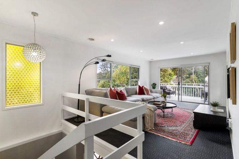 Photo of property in 1/21 Woodcote Drive, Glenfield, Auckland, 0629