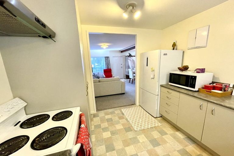 Photo of property in 3/88 Lake Road, Northcote, Auckland, 0627