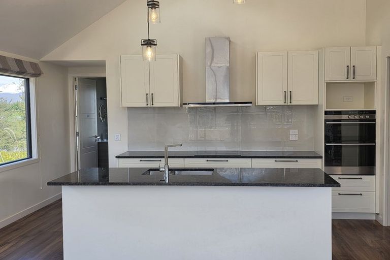 Photo of property in 26 Soudley Court, Jacks Point, Queenstown, 9371