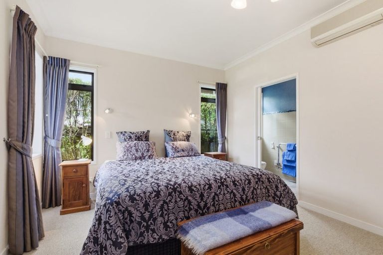 Photo of property in 10 Fairway Avenue, Mount Maunganui, 3116
