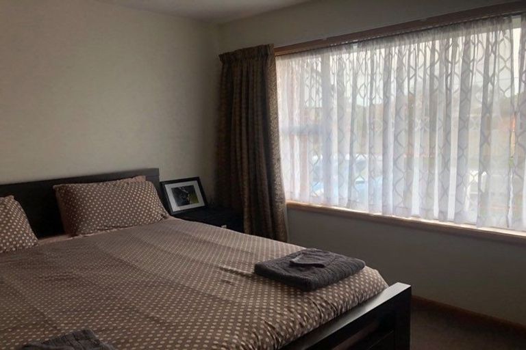 Photo of property in 2/3 Binstead Place, Avondale, Christchurch, 8061