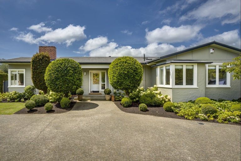Photo of property in 16 Kopanga Road, Havelock North, 4130