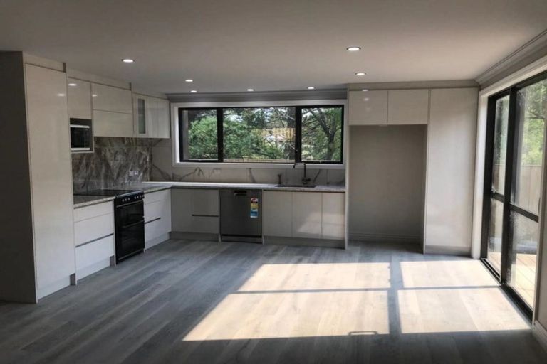 Photo of property in 15 Pixie Place, Pakuranga Heights, Auckland, 2010