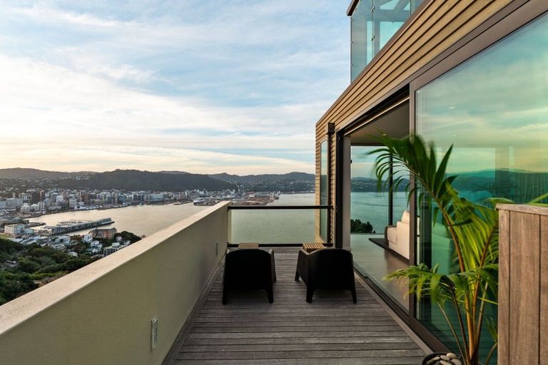 Photo of property in 34 Lookout Road, Roseneath, Wellington, 6021