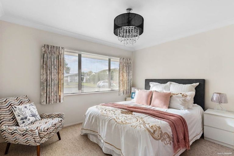 Photo of property in 1/8 Sunnypark Avenue, Rosehill, Papakura, 2113